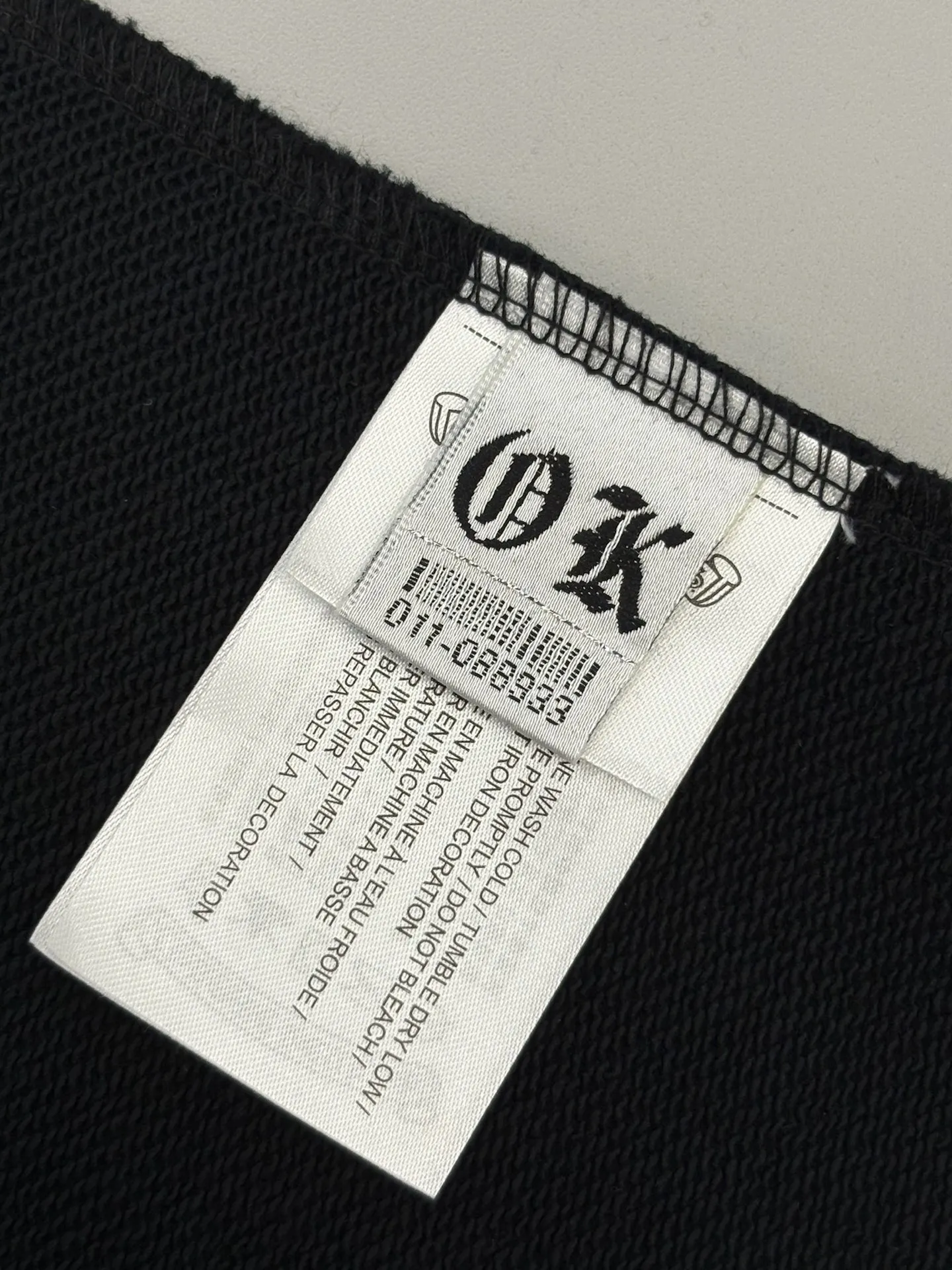 P390 [High Quality] Chrome Hearts Embroidered Horseshoe Rivets🪡+Watermark Letters‼ ️Hooded open-chest sweatshirt *Customized 420g terry cotton fabric, soft, skin-friendly and comfortable *Embroidery process: front horseshoe print + rivet embroidery *A very simple and elegant classic continuation. It is unparalleled in terms of upper body comfort, interpreting your luxury and taste, and creating your fashion style and charm. Three complete standards. Same style for men and women. 𝐂𝐎𝐋𝐎𝐔𝐑: black/light yellow 𝐒𝐈𝐙𝐄: S-XL